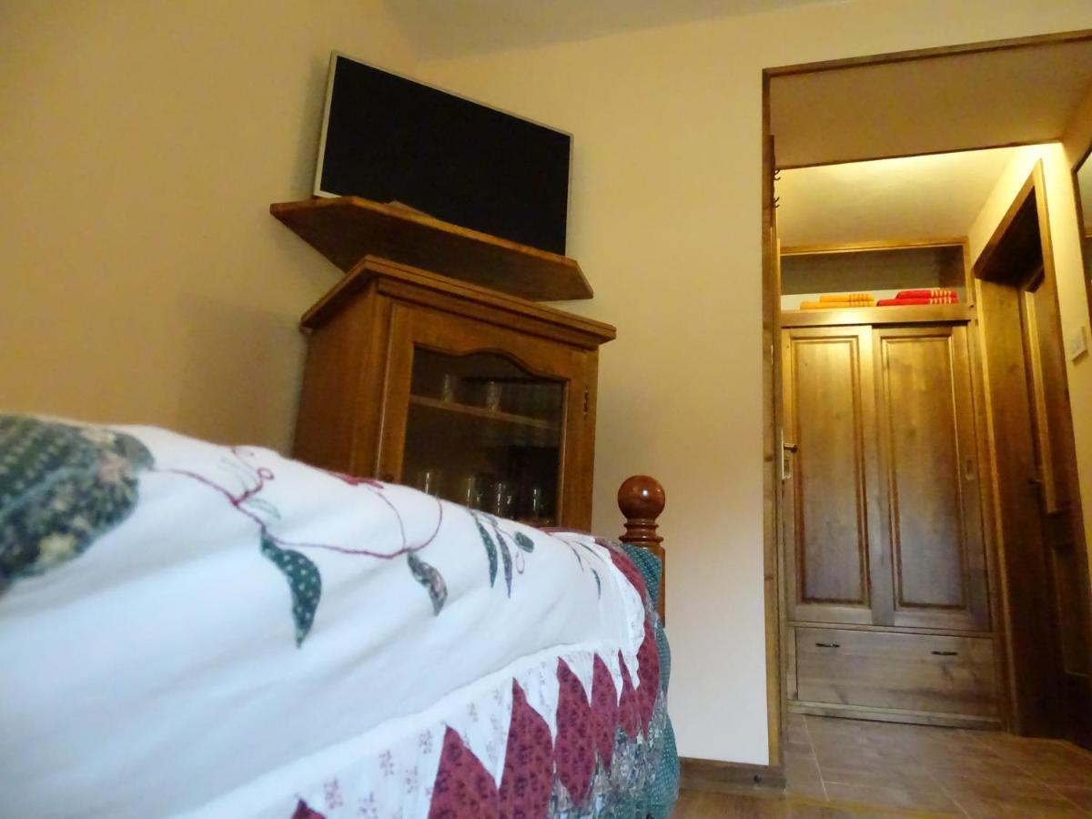 Apartmaji Pr-Gujlu Sela Nad Podmelcem 5220 Tolmin Podmelec Eksteriør billede