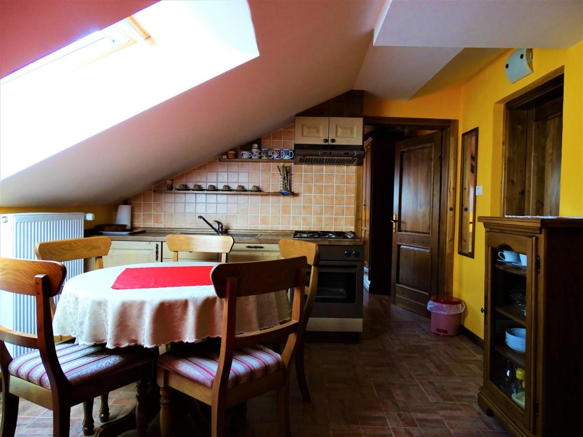 Apartmaji Pr-Gujlu Sela Nad Podmelcem 5220 Tolmin Podmelec Eksteriør billede