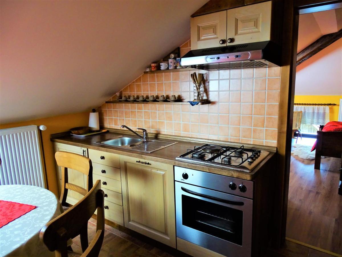 Apartmaji Pr-Gujlu Sela Nad Podmelcem 5220 Tolmin Podmelec Eksteriør billede