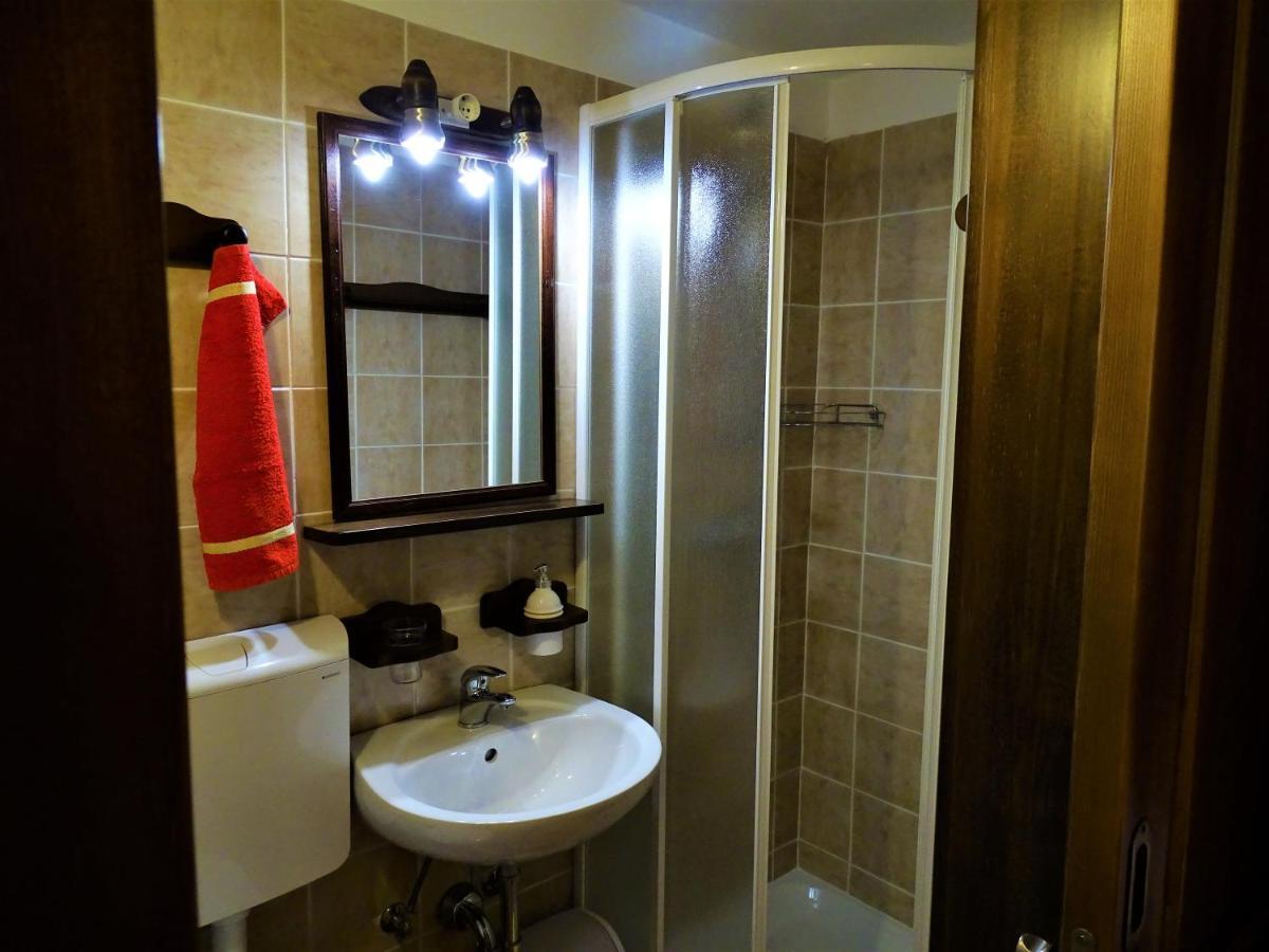 Apartmaji Pr-Gujlu Sela Nad Podmelcem 5220 Tolmin Podmelec Eksteriør billede